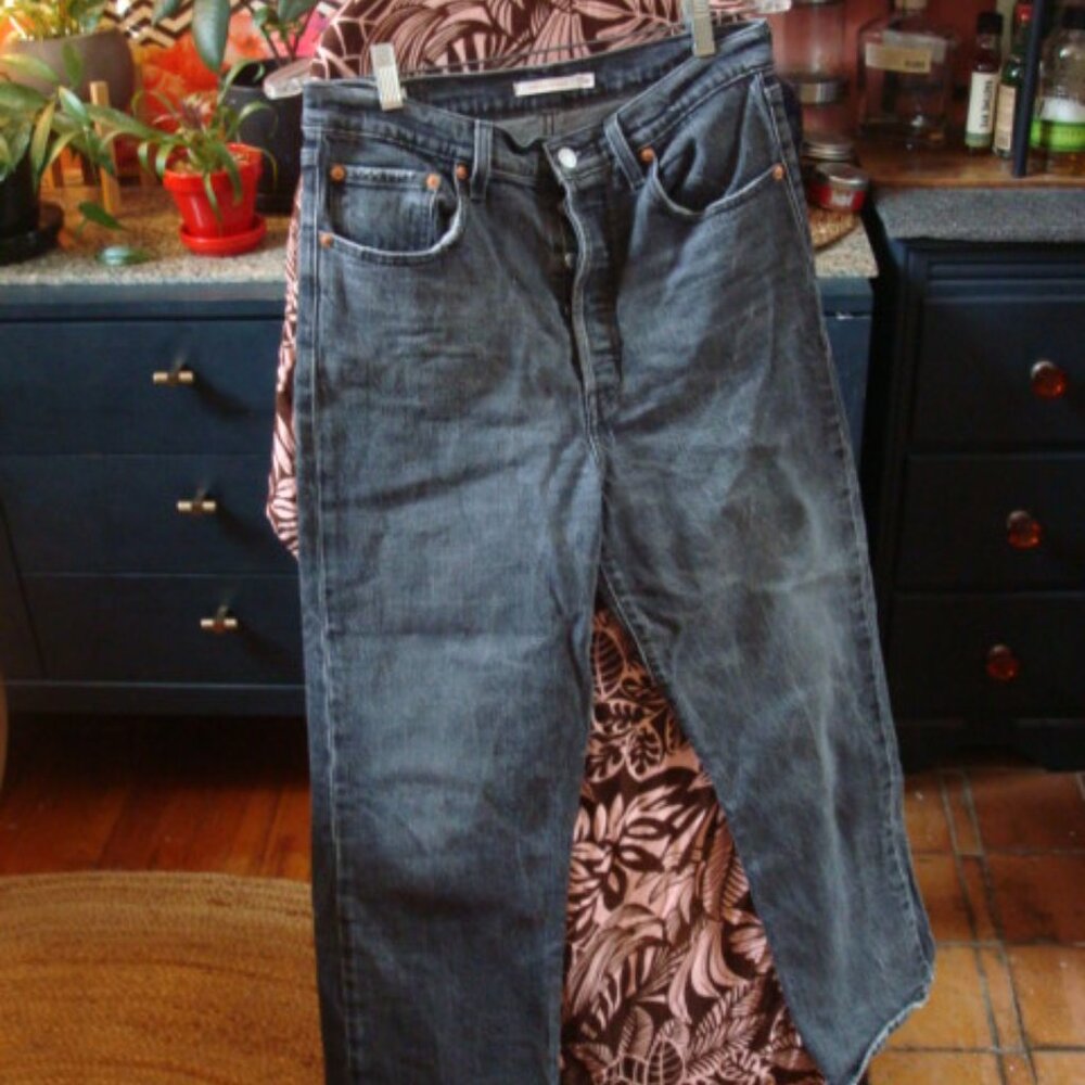 Levis 30 Ribcage Straight gray grey jeans high riseLevis 30 Ribcage Straight gra